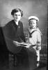 Klara W.Dreinhöfer mit Sohn Paul