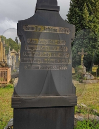 Grabmal der Familie auf dem Friedhof in Metz