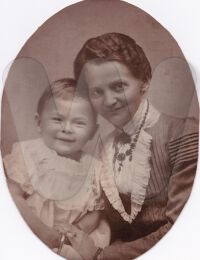 August Meyer mit Mutter Bertha geb. Hahn
